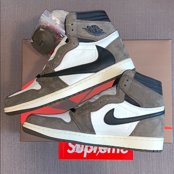 Nike Air Jordan 1 Retro High x Travis Scott - Picture 2 of 7